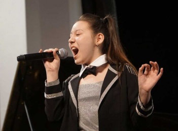 Юная вокалистка из Черногорска отмечена Дипломом Межрегионального фестиваля "Джаз собирает друзей"