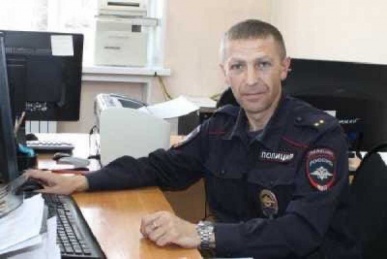 Черногорский полицейский спас жизнь одинокому человеку