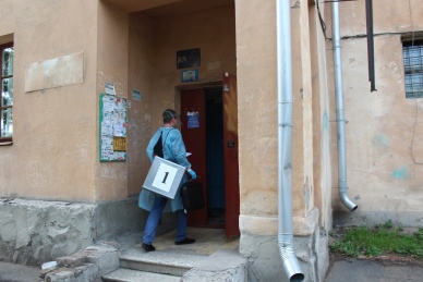 В Черногорске началось досрочное голосование по поправкам в Конституцию России